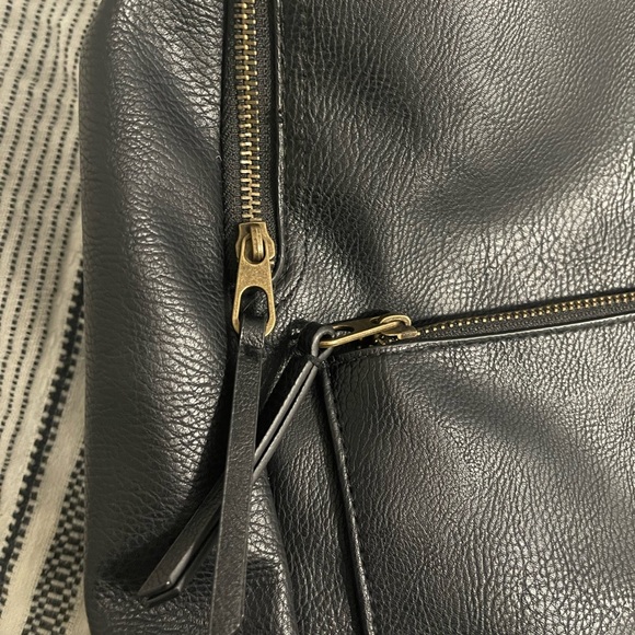 Universal Thread Backpack - Picture 3 of 4